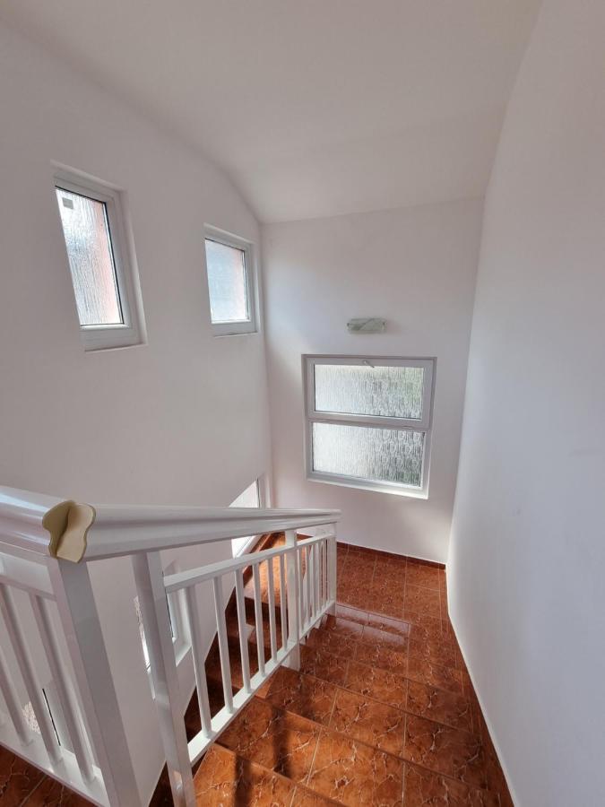 Dom M Apartments Budva Luaran gambar