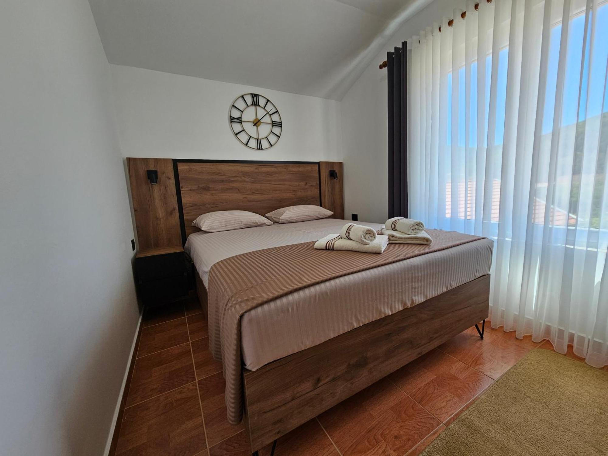Dom M Apartments Budva Luaran gambar