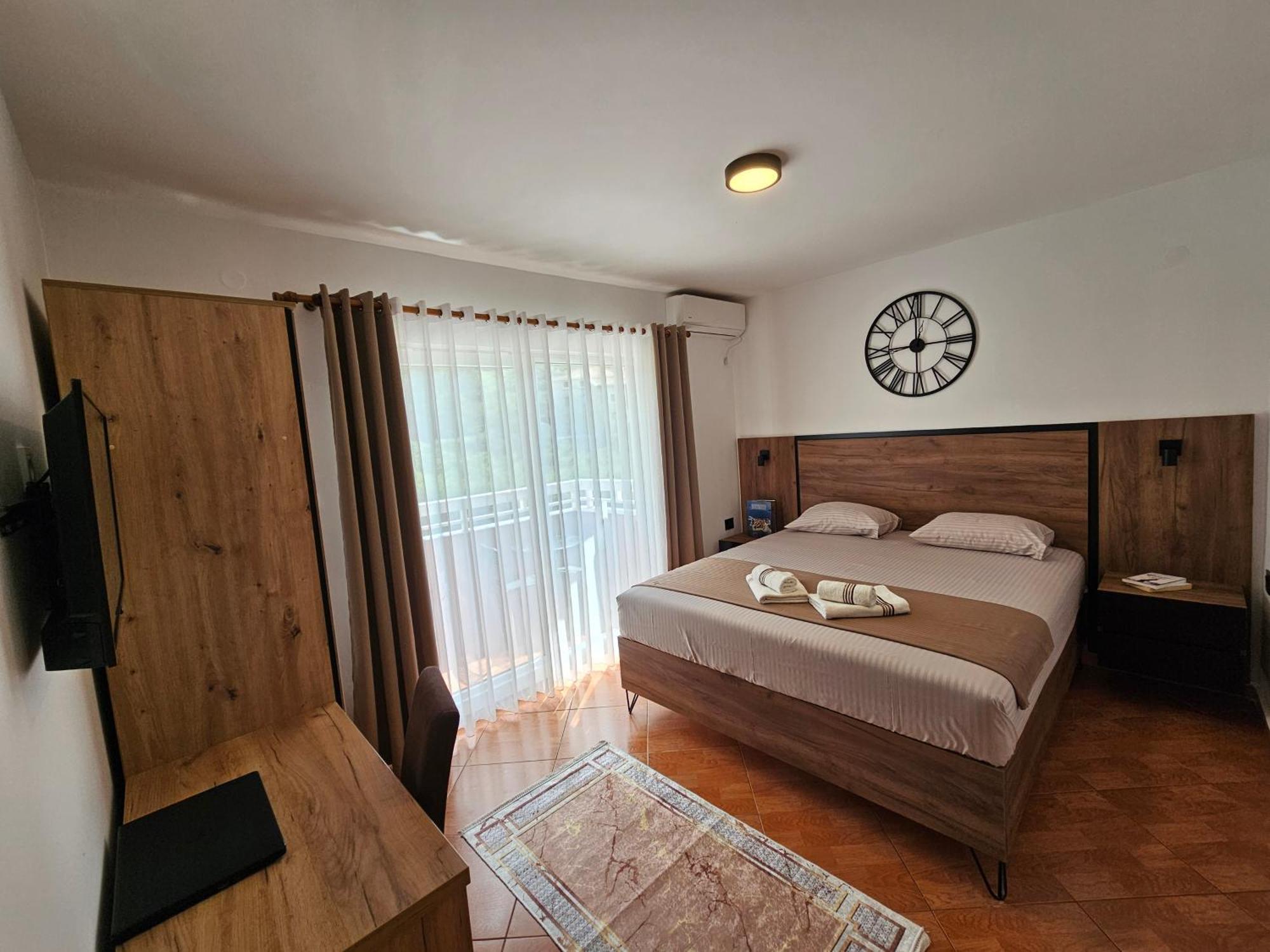 Dom M Apartments Budva Luaran gambar