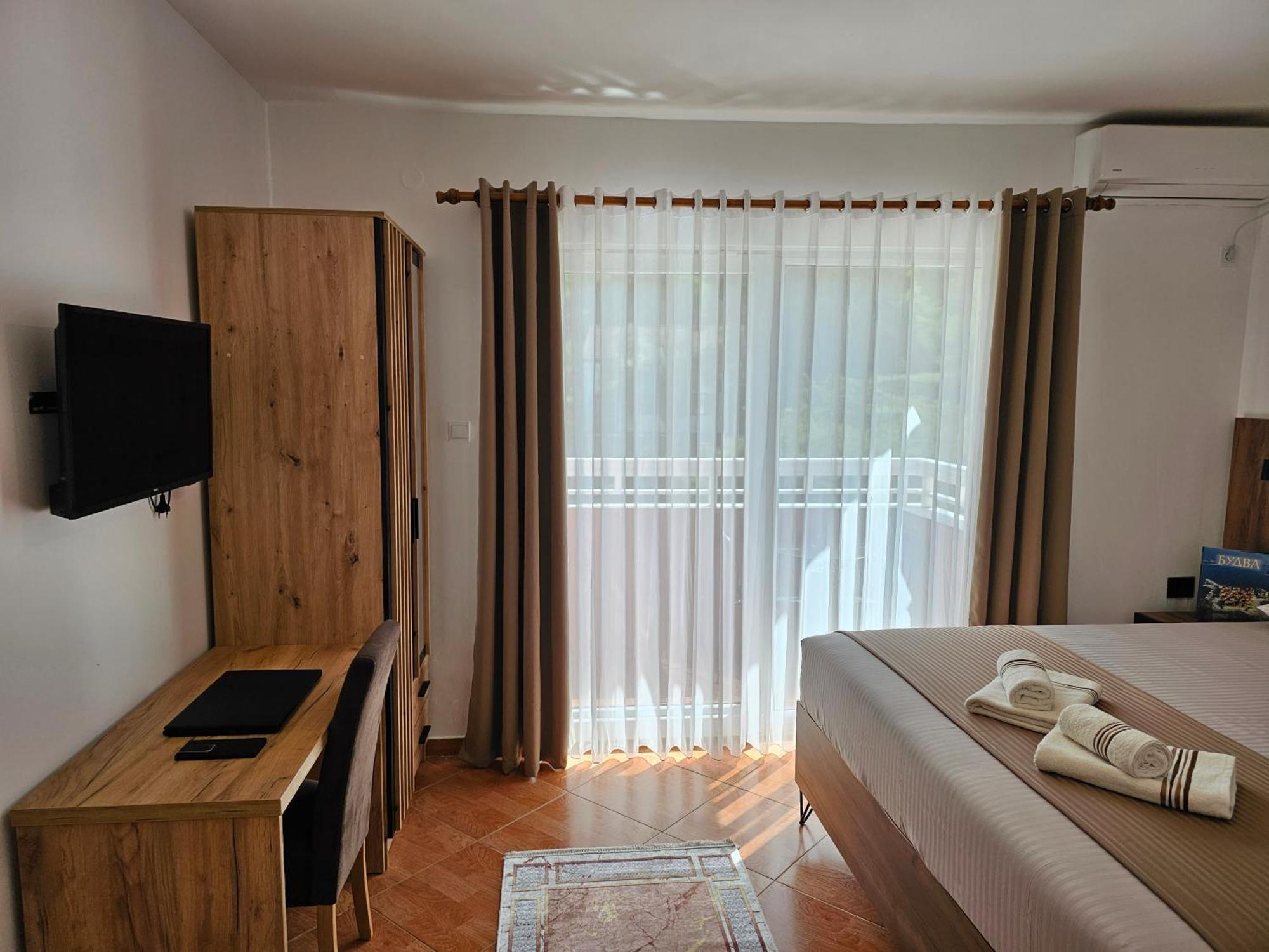 Dom M Apartments Budva Luaran gambar