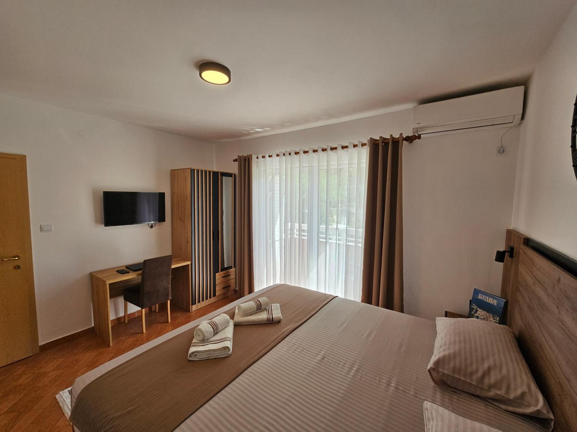 Dom M Apartments Budva Luaran gambar