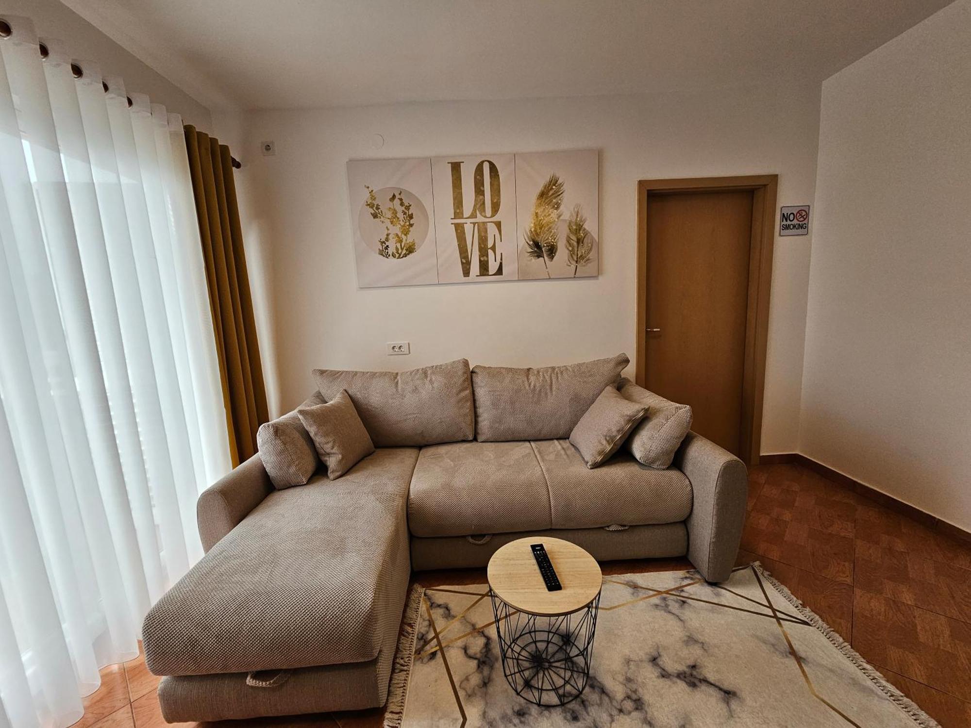 Dom M Apartments Budva Luaran gambar