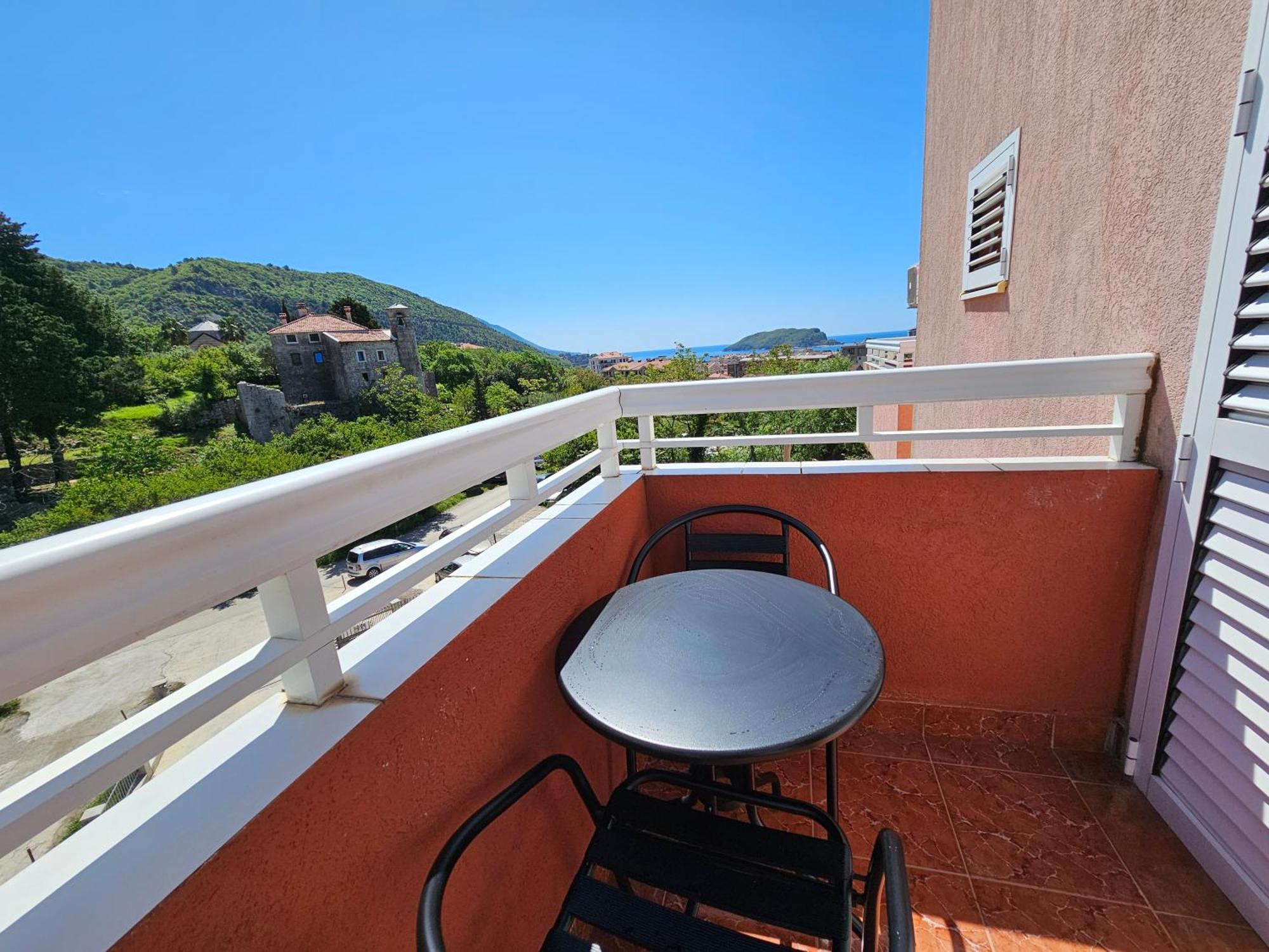 Dom M Apartments Budva Luaran gambar