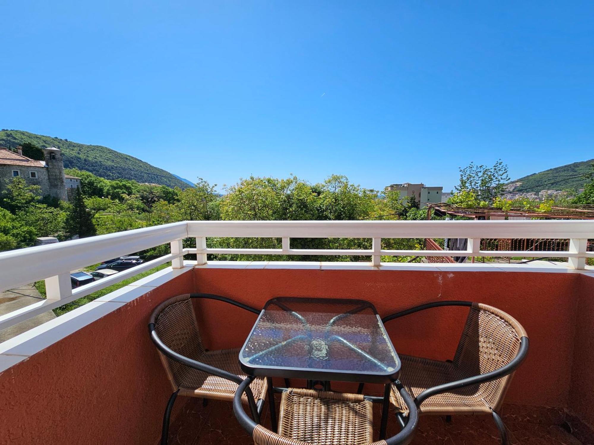 Dom M Apartments Budva Luaran gambar