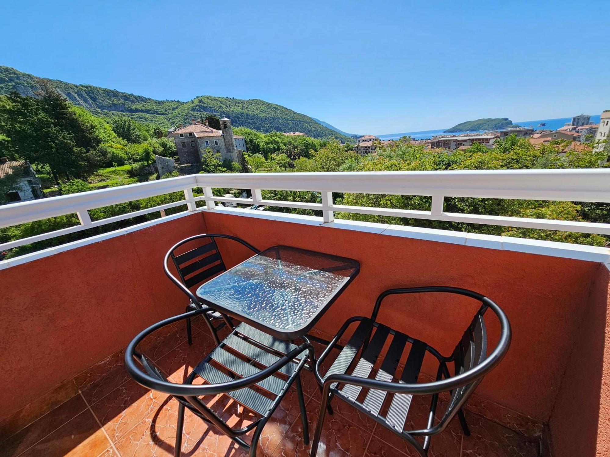Dom M Apartments Budva Luaran gambar