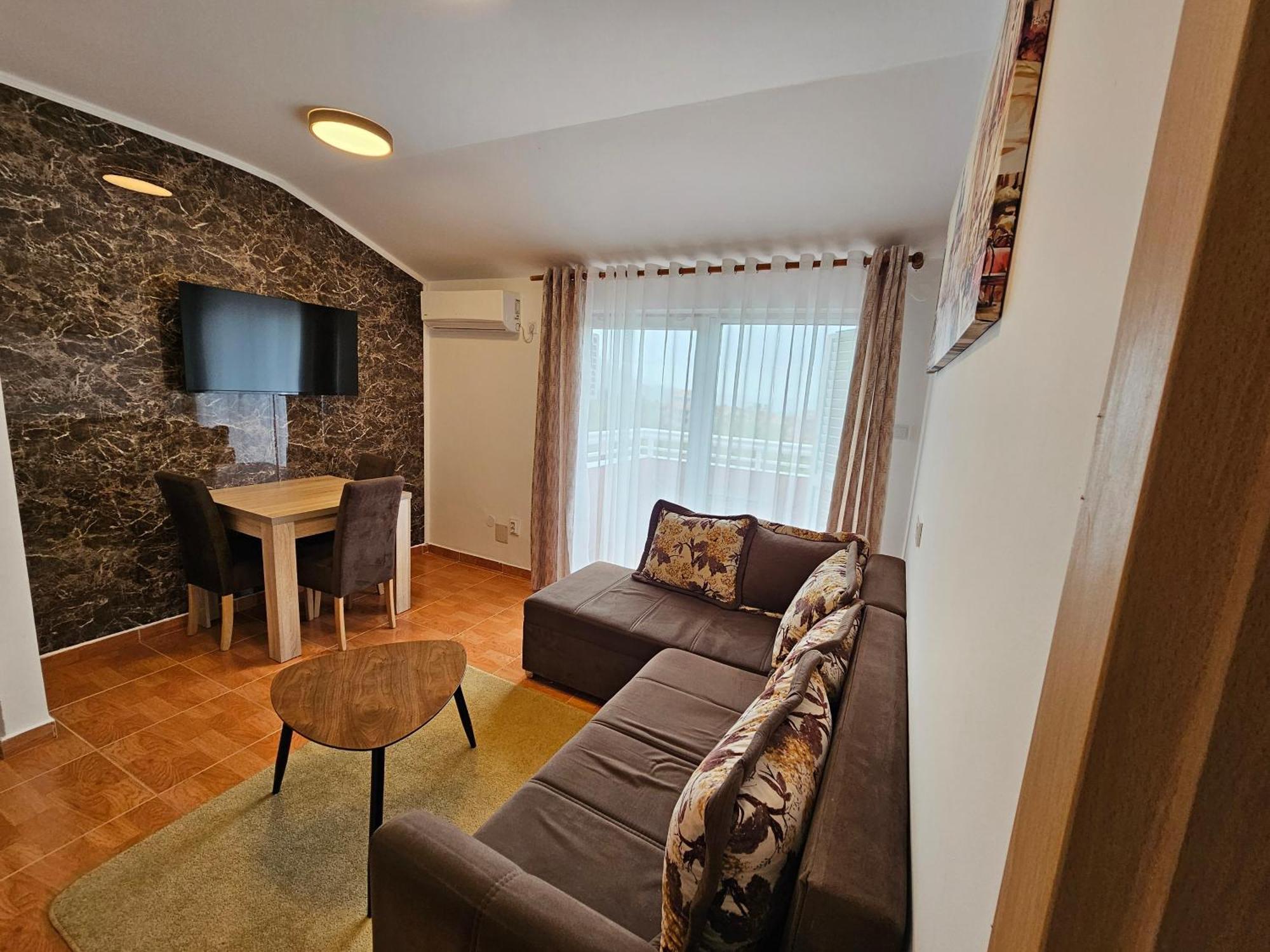 Dom M Apartments Budva Luaran gambar