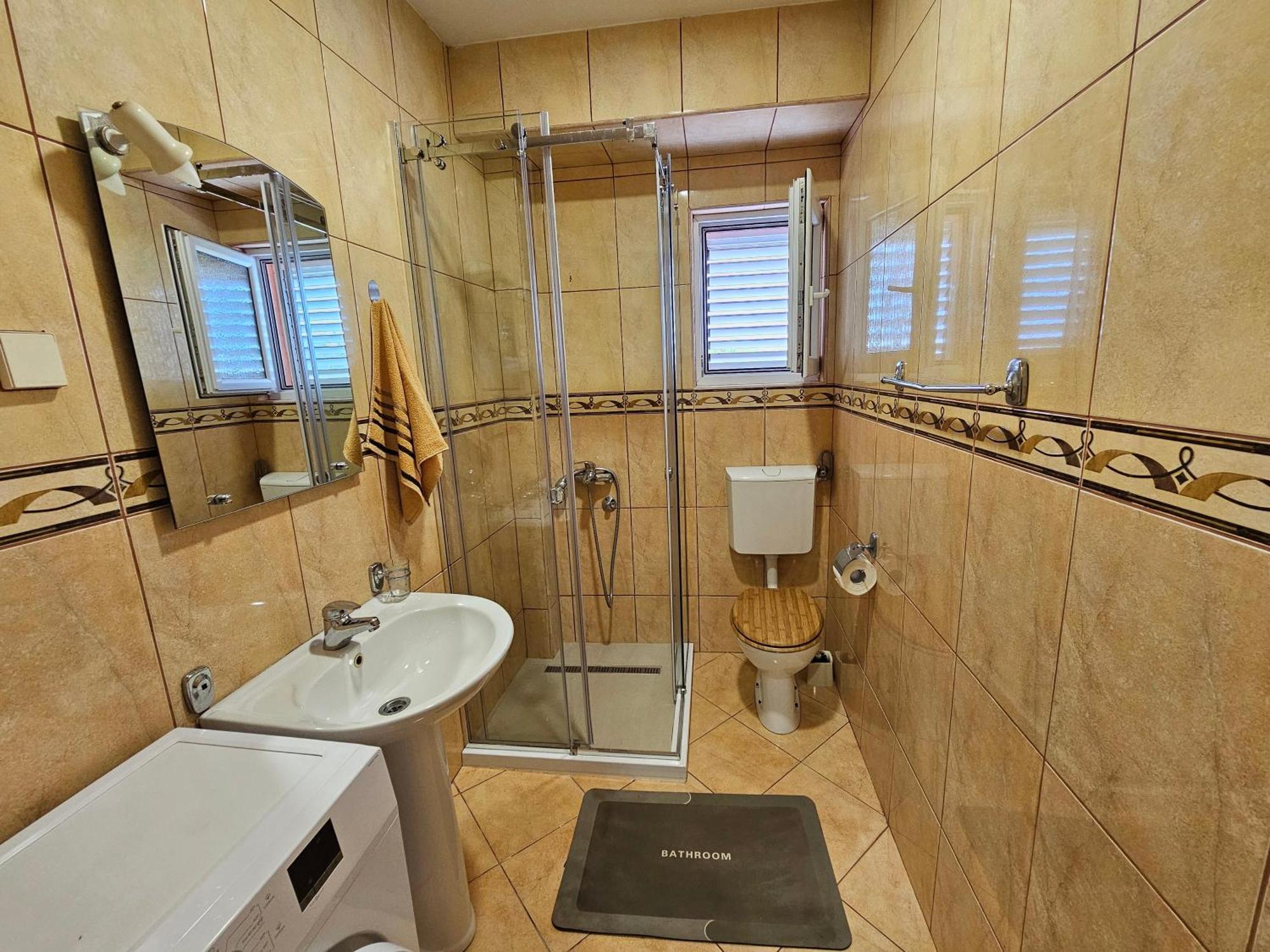 Dom M Apartments Budva Luaran gambar