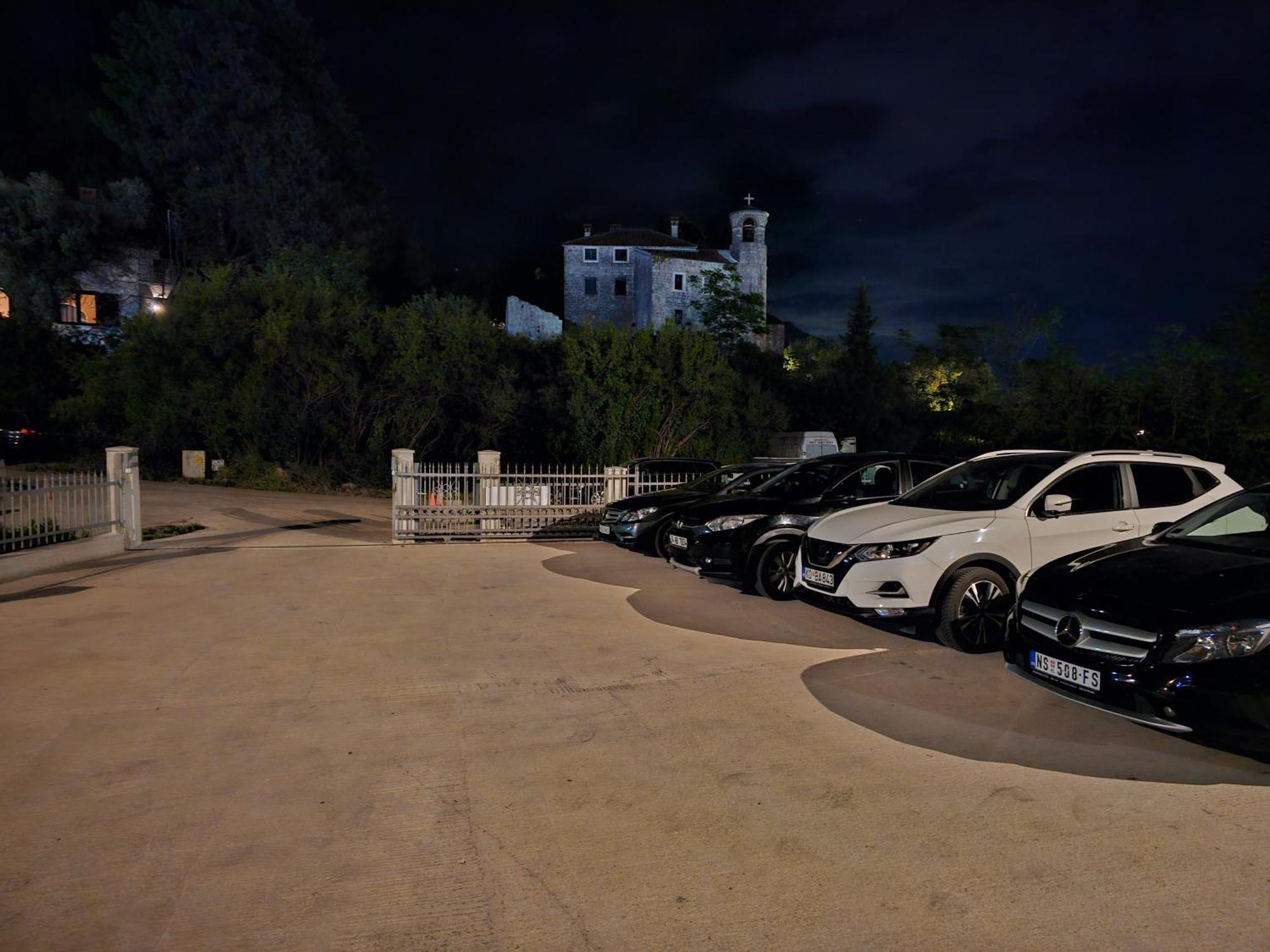 Dom M Apartments Budva Luaran gambar