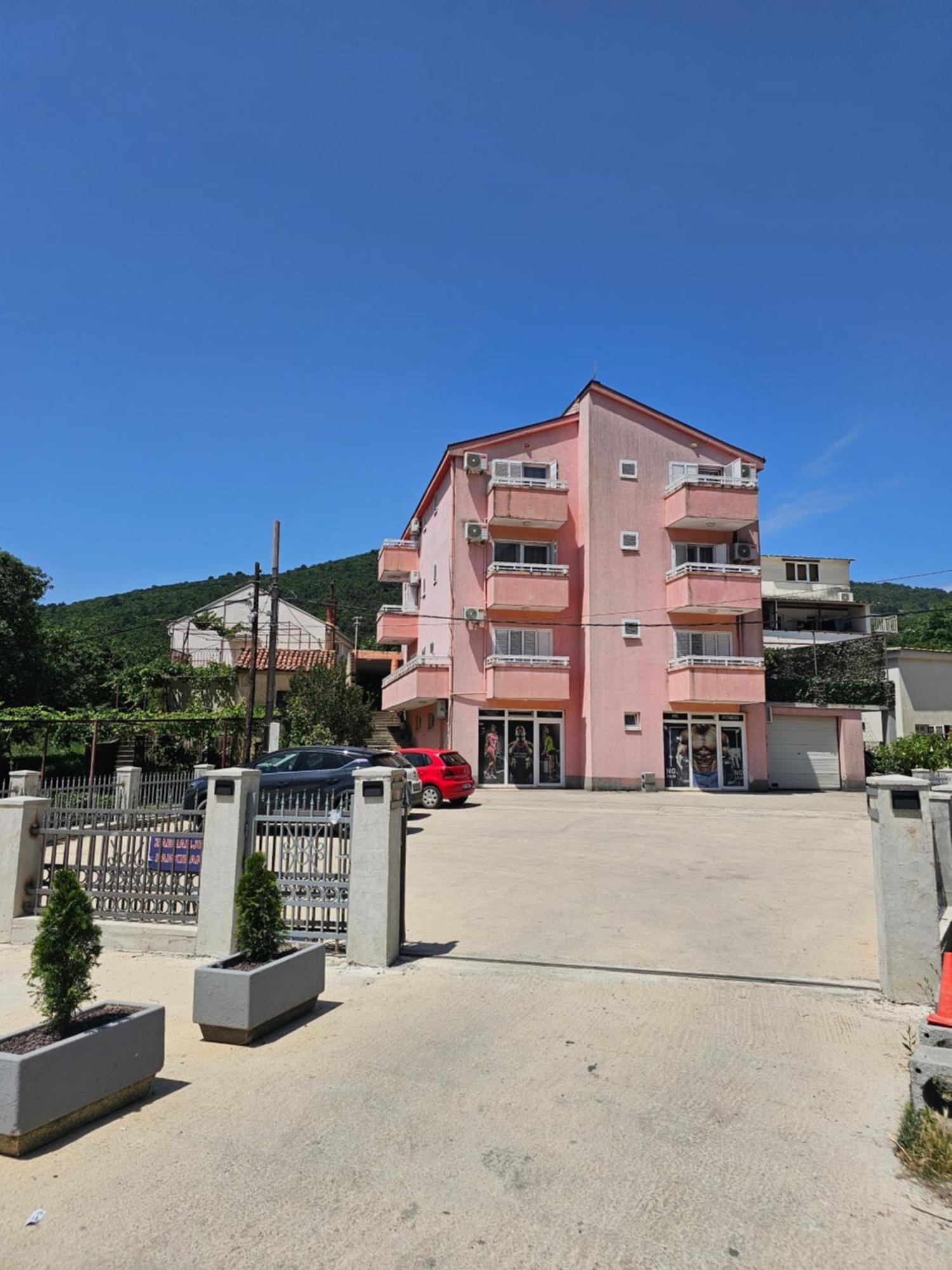 Dom M Apartments Budva Luaran gambar