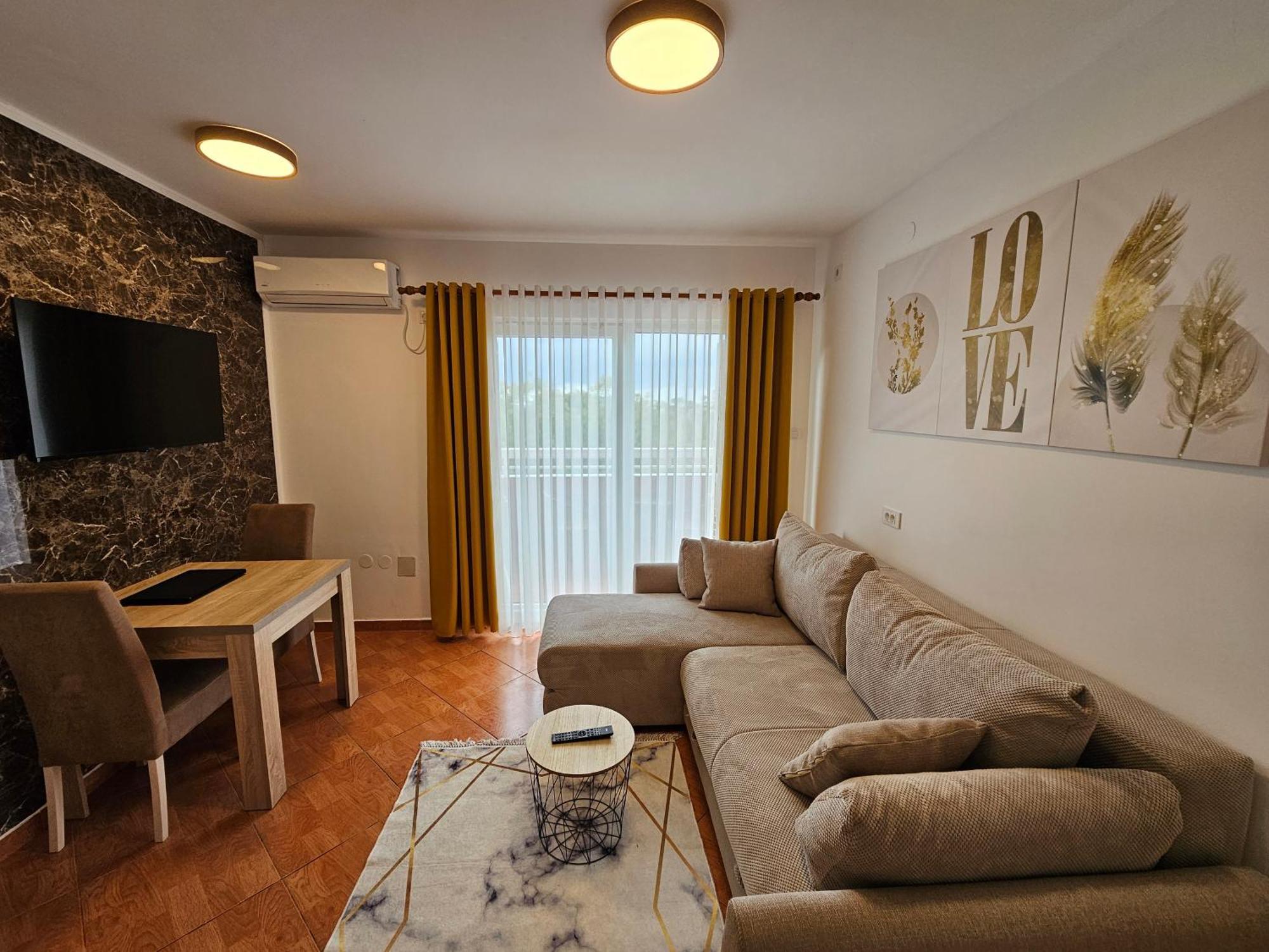 Dom M Apartments Budva Luaran gambar