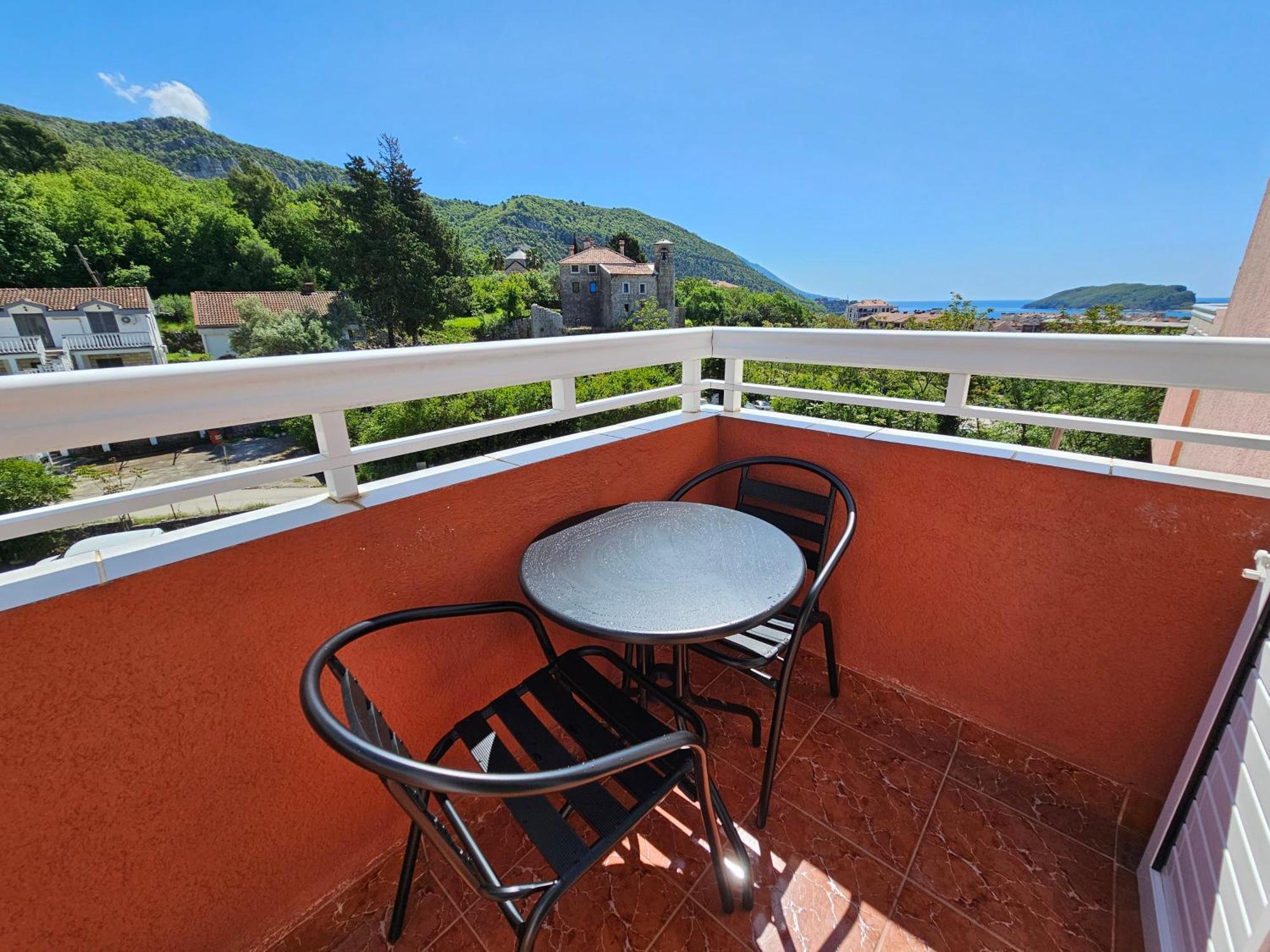 Dom M Apartments Budva Luaran gambar